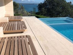 Loir Blanc Fleuri Cut and Brushed 